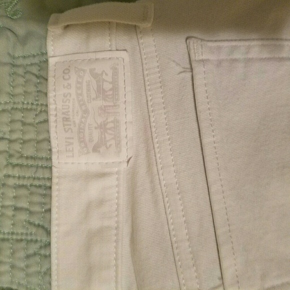 Levi Jean White Capri - Picture 4 of 4